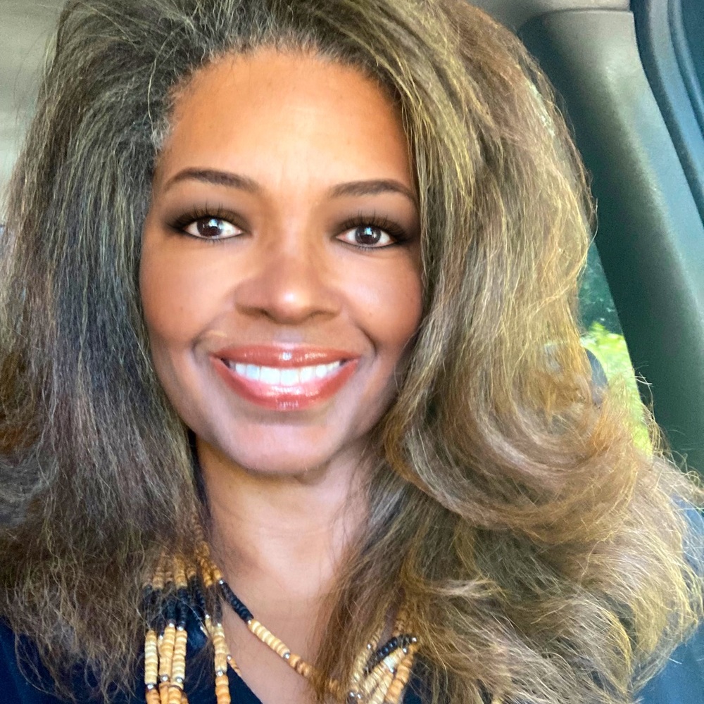 Meet your Posher, Joelle